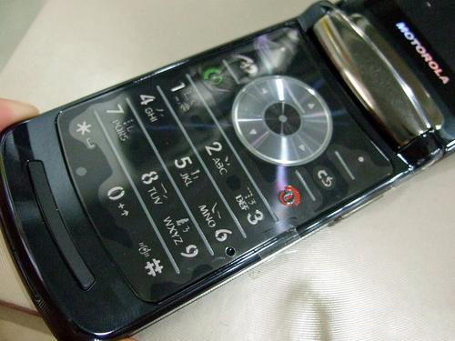 Ħ������RAZR V8 2GB�ֻ� ����鿴��һ��