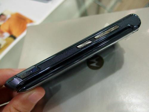 Ħ������RAZR V8 2GB�ֻ� ����鿴��һ��