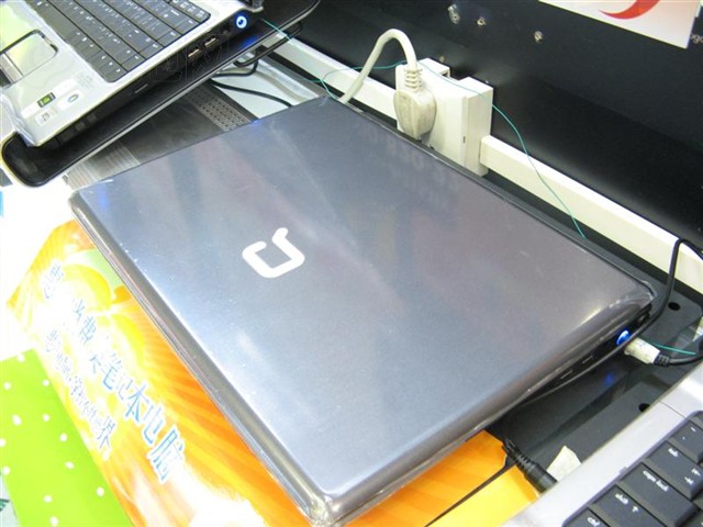 Compaq Presario V3625AU (GX886PA)�ʼǱ�
