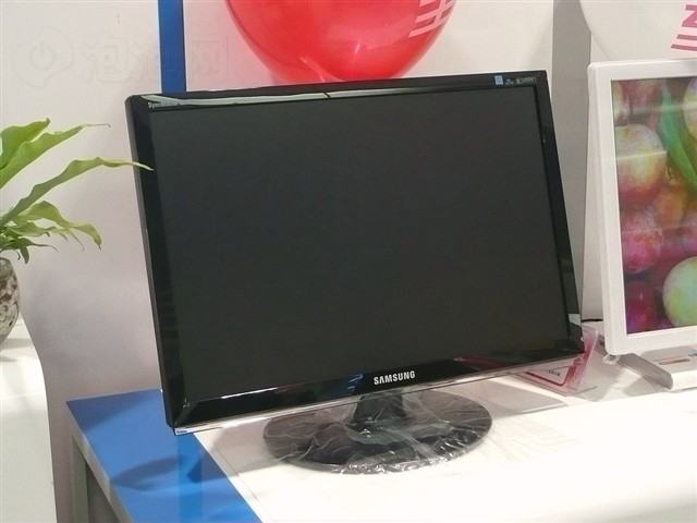 2253BW液晶显示器