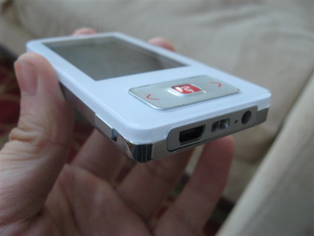 Ŧ��MOMO X6 (2G)MP3 ����鿴��һ��