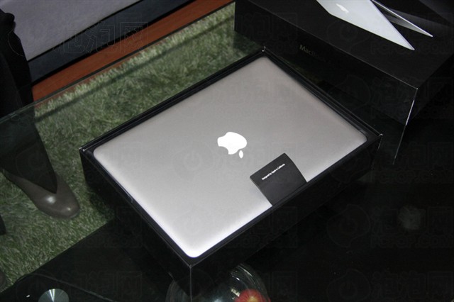 ƻ��MacBook Air�ʼǱ� ����鿴��һ��