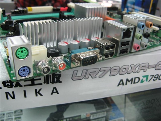 ˫��UR790XA-CF���� ����鿴��һ��