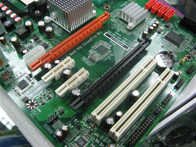˫��UR790XA-CF���� ����鿴��һ��