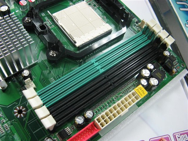 ˫��UR790XA-CF���� ����鿴��һ��