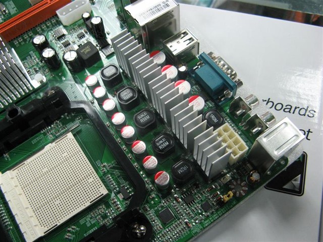 ˫��UR790XA-CF���� ����鿴��һ��