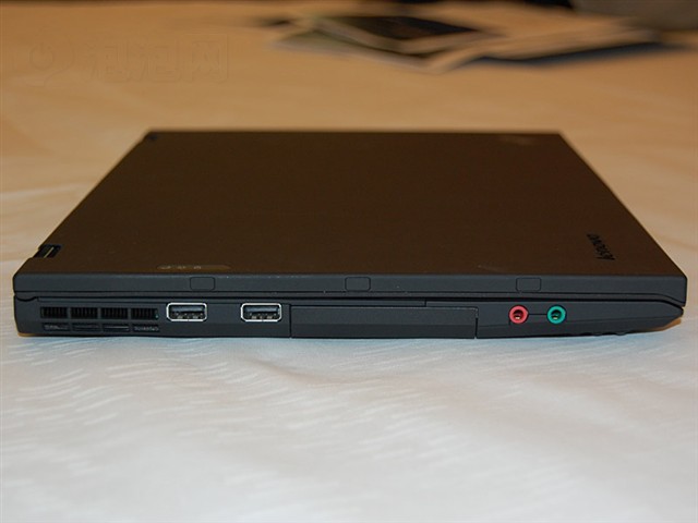 ThinkPadX300 6477HC1�ʼǱ� ����鿴��һ��