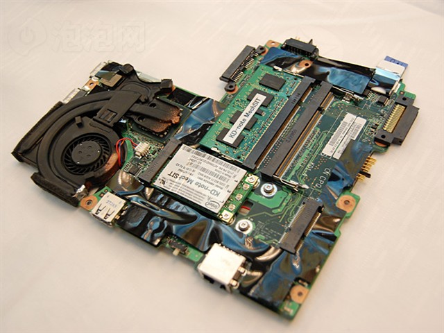 ThinkPadX300 6477HC1�ʼǱ� ����鿴��һ��