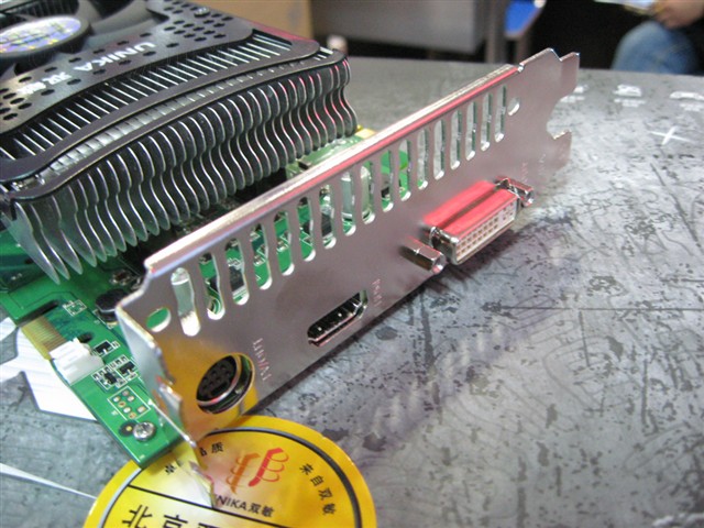 ˫���޼�9600GT����������Կ� ����鿴��һ��