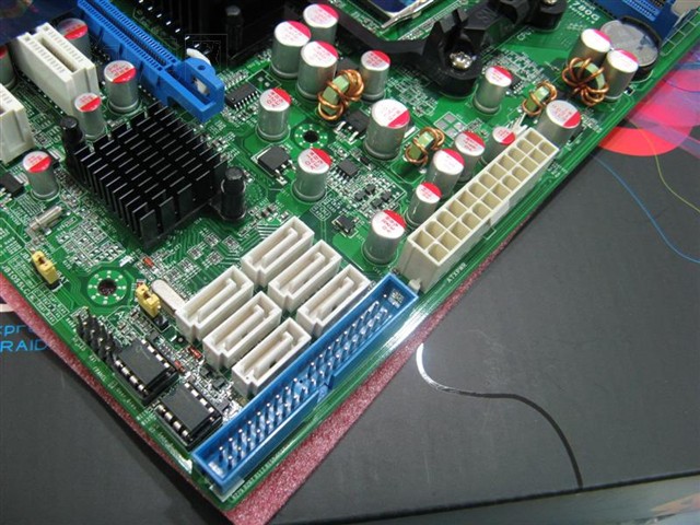 �߲ʺ�C.M780G X5���� ����鿴��һ��