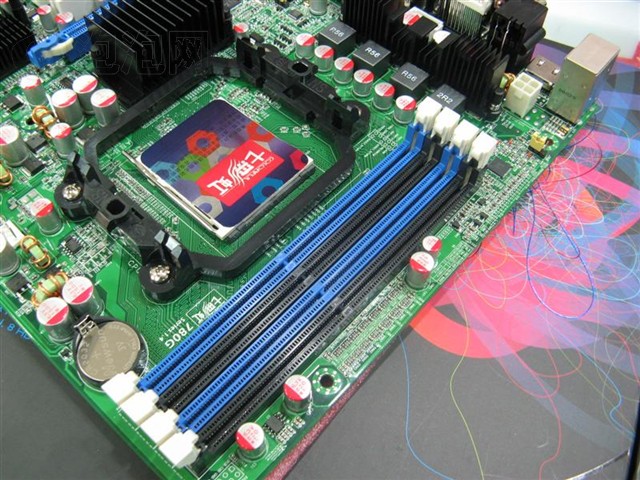 �߲ʺ�C.M780G X5���� ����鿴��һ��