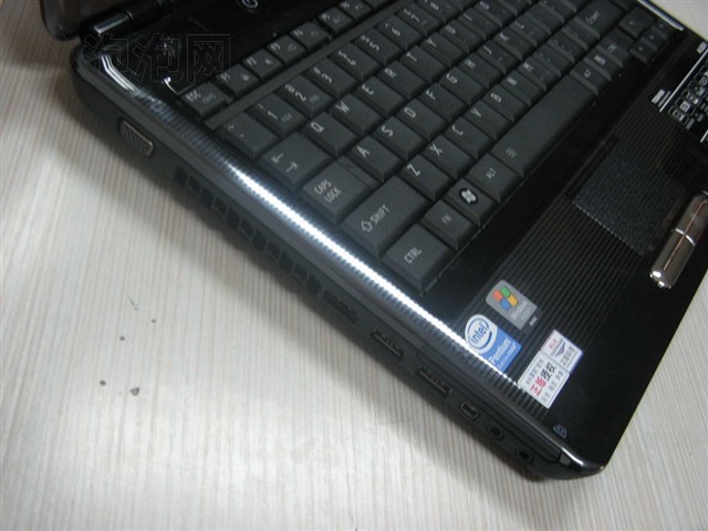 ��֥Satellite M301�ʼǱ� ����鿴��һ��