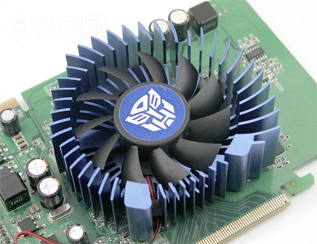 ���u����8600GT���ν����ذ��Կ� ����鿴��һ��