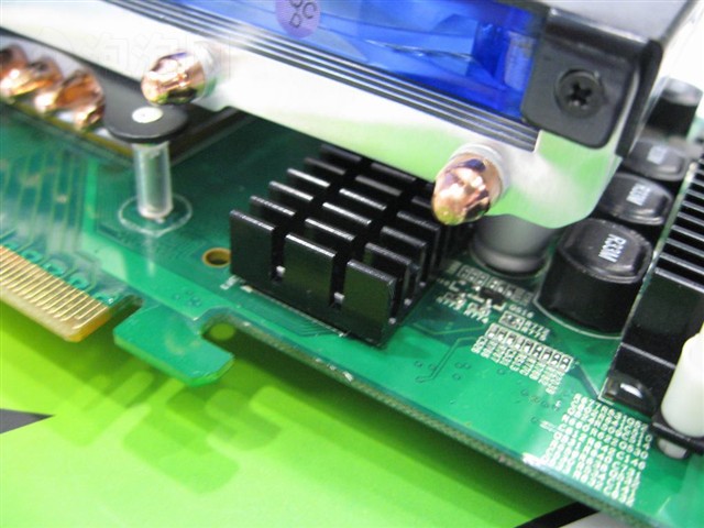 ����8800GT 512M DDR3ǧ��֮���Կ�