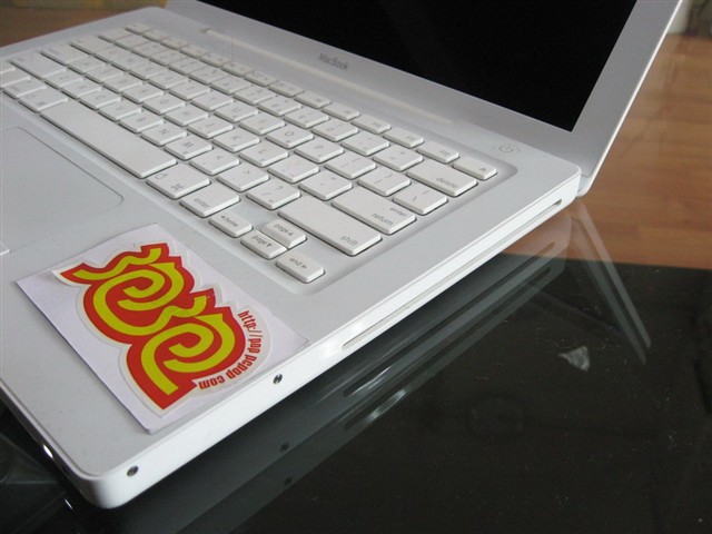 MacBook(MB403CH/A)�ʼǱ�