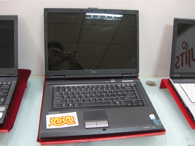 ��ʿͨLifebook V1020-AC006E010�ʼǱ� ����鿴��һ��