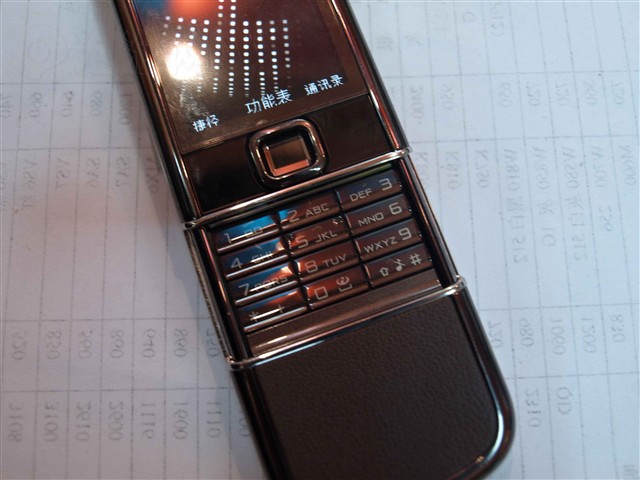 ŵ����8800 Sapphire Arte�ֻ� ����鿴��һ��