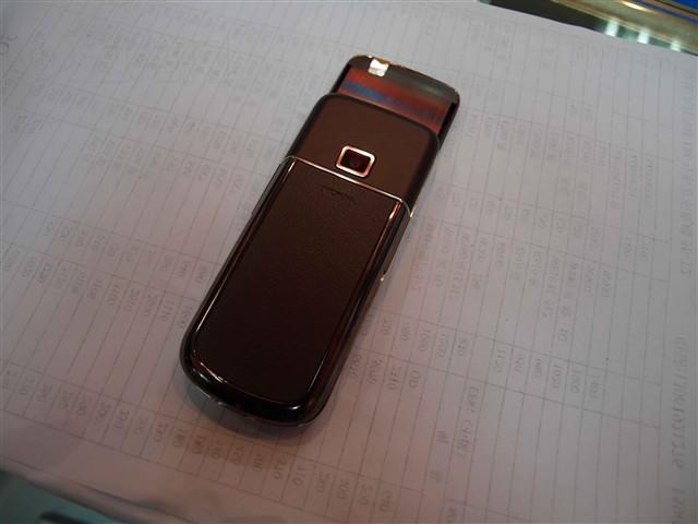 ŵ����8800 Sapphire Arte�ֻ� ����鿴��һ��