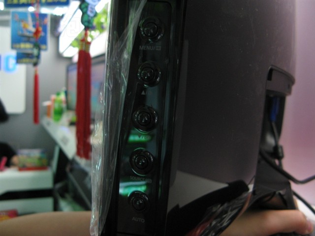 ����T220Һ����ʾ�� ����鿴��һ��