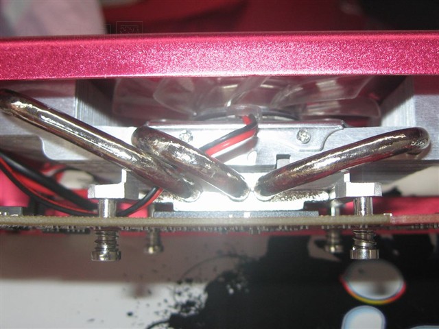 iGame 9600GT-GD3 UP����ս��5F 512M R10�Կ�