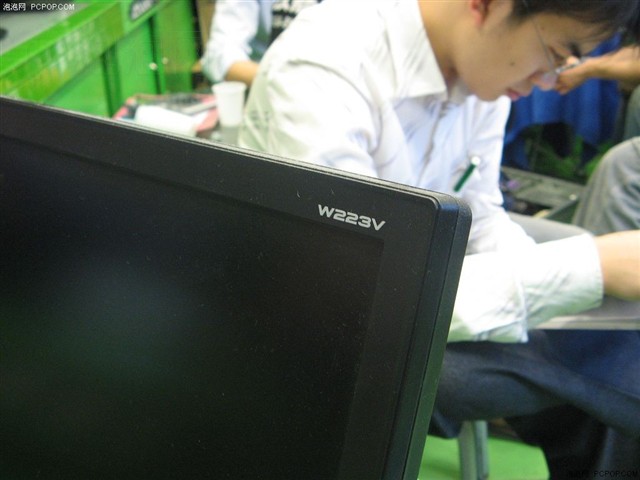 ����W223VҺ����ʾ�� ����鿴��һ��