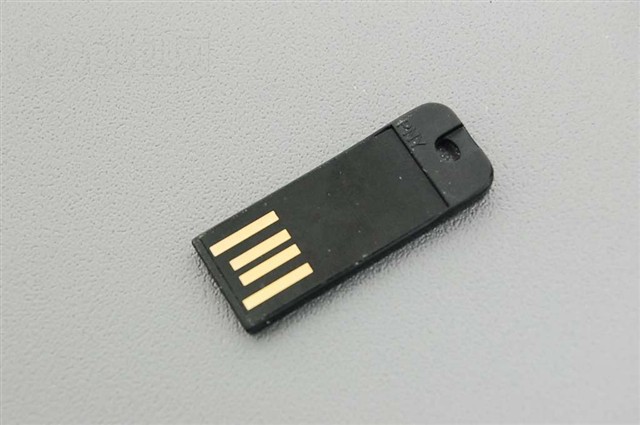 威盘熊猫精装版(4GB)移动U盘