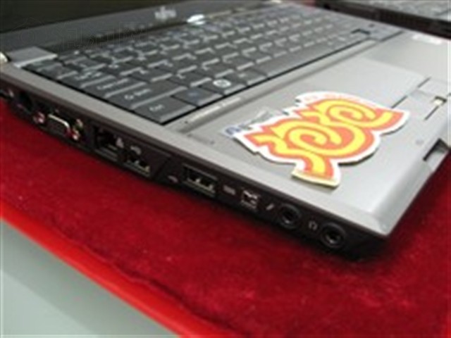 ��ʿͨLifeBook P8010-AC033S0E1�ʼǱ� ����鿴��һ��
