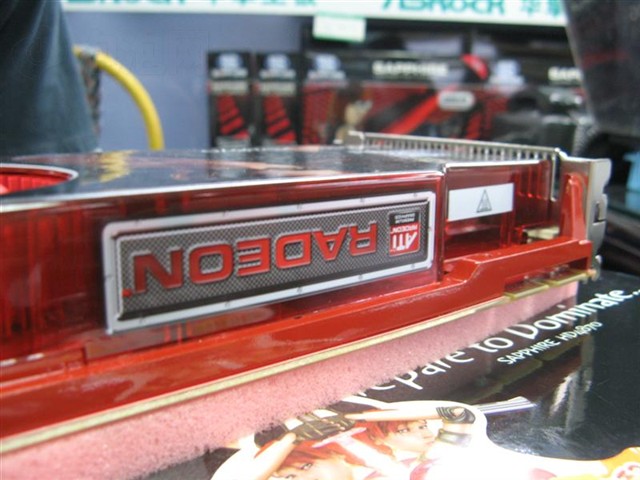 ����ʯHD4870�׽���Կ� ����鿴��һ��