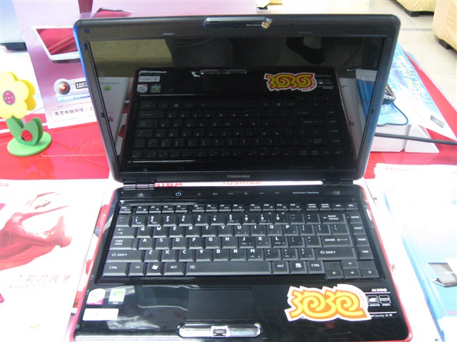 ��֥Satellite M308�ʼǱ� ����鿴��һ��