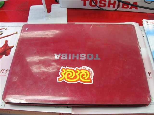 ��֥Satellite M308�ʼǱ� ����鿴��һ��