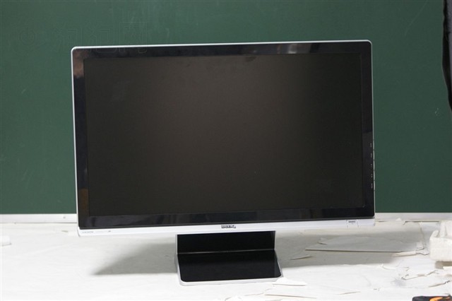 ����E2400HDҺ����ʾ�� ����鿴��һ��