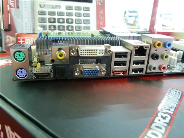 �߲ʺ�ս��C.A790GX X7 Ver1.4���� ����鿴��һ��