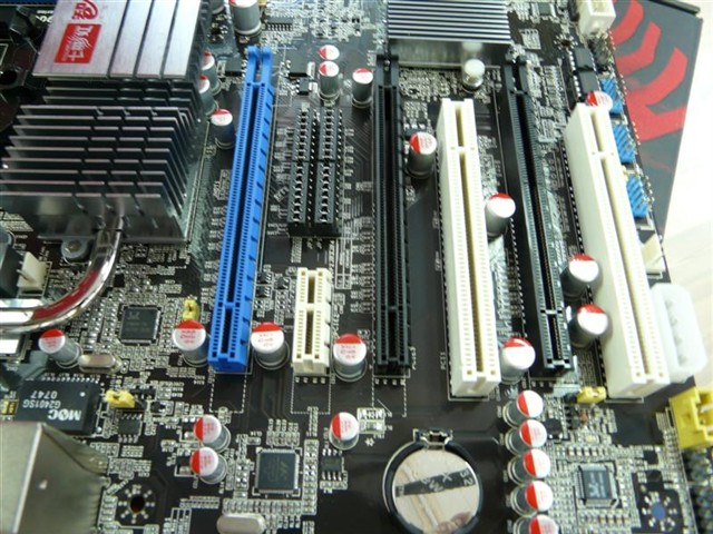 �߲ʺ�ս��C.A790GX X7 Ver1.4���� ����鿴��һ��