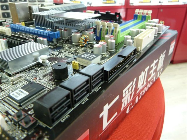 �߲ʺ�ս��C.A790GX X7 Ver1.4���� ����鿴��һ��