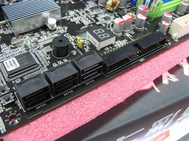 �߲ʺ�ս��C.A790GX X7 Ver1.4���� ����鿴��һ��