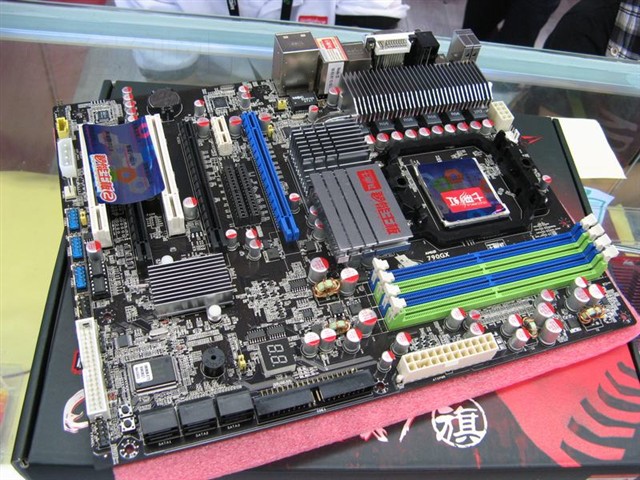 �߲ʺ�ս��C.A790GX X7 Ver1.4���� ����鿴��һ��
