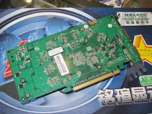 ���u����9800GT�ս����Կ� ����鿴��һ��