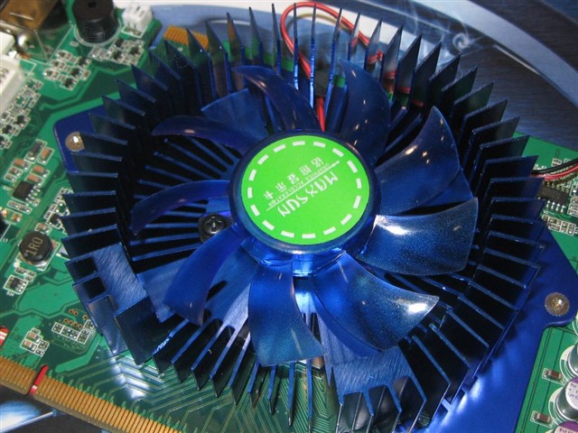 ���u����9800GT�ս����Կ� ����鿴��һ��