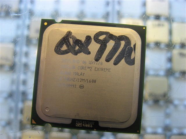 Intel���2�����ĺ� QX9770(ɢ)CPU ����鿴��һ��