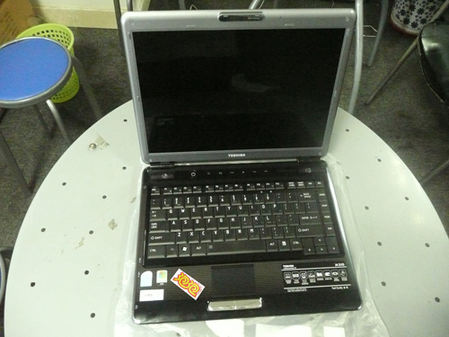 ��֥Satellite M306�ʼǱ� ����鿴��һ��