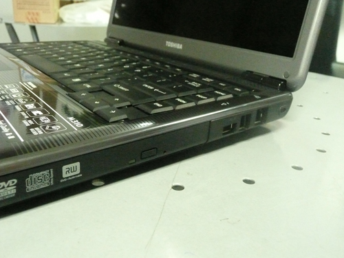 ��֥Satellite M306�ʼǱ� ����鿴��һ��