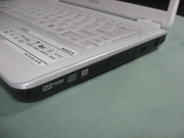 ��֥Portege M823�ʼǱ� ����鿴��һ��