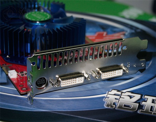 ���u����9800GT�ս����Կ� ����鿴��һ��