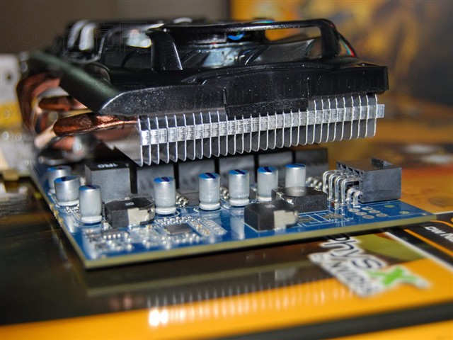 ��̩N9800GTX+512D3 �׷�������Կ� ����鿴��һ��