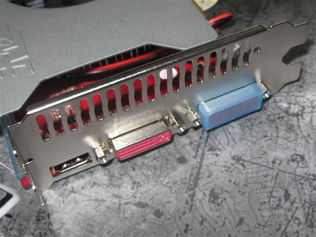 ˫���޼�HD4830���ս�����Կ� ����鿴��һ��