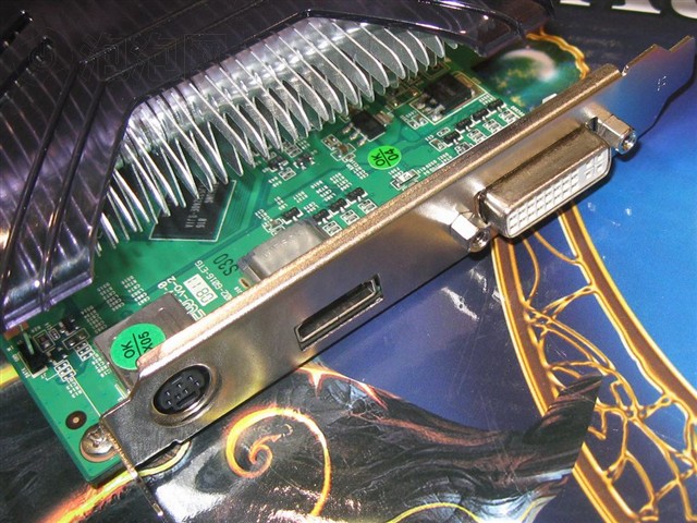 �����ħ��9600GD3 512M���۰��Կ� ����鿴��һ��