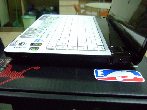 ����IdeaPad Y450A-TSI(NBA��ɫ��)�ʼǱ� ����鿴��һ��