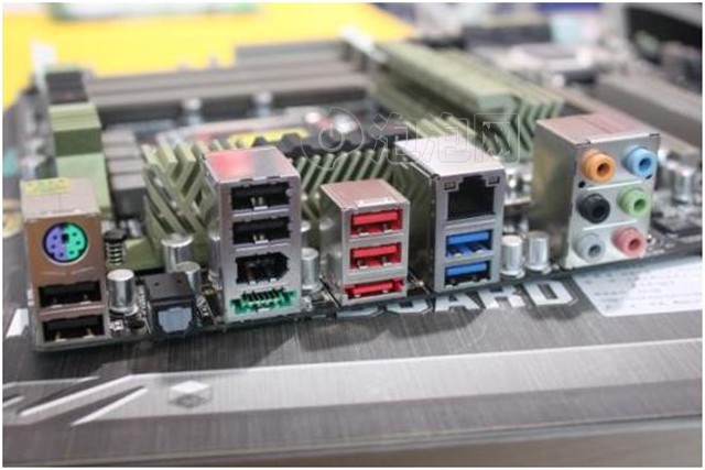 ��˶SABERTOOTH X58(���ֲ���)ͼƬ15