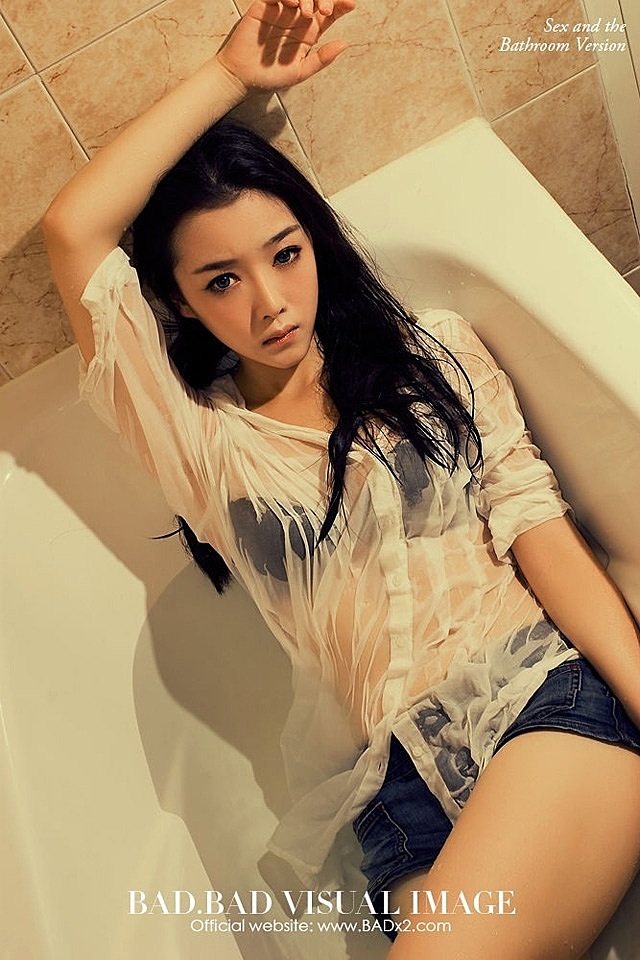 苹果4s美女纹身墙纸内容图片分享