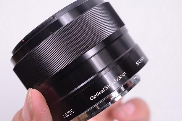 索尼E35\/1.8 OSS镜头仅售2600正品行货_天诚